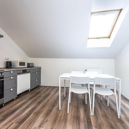 Apartments Kamenicka 23 Прага Экстерьер фото