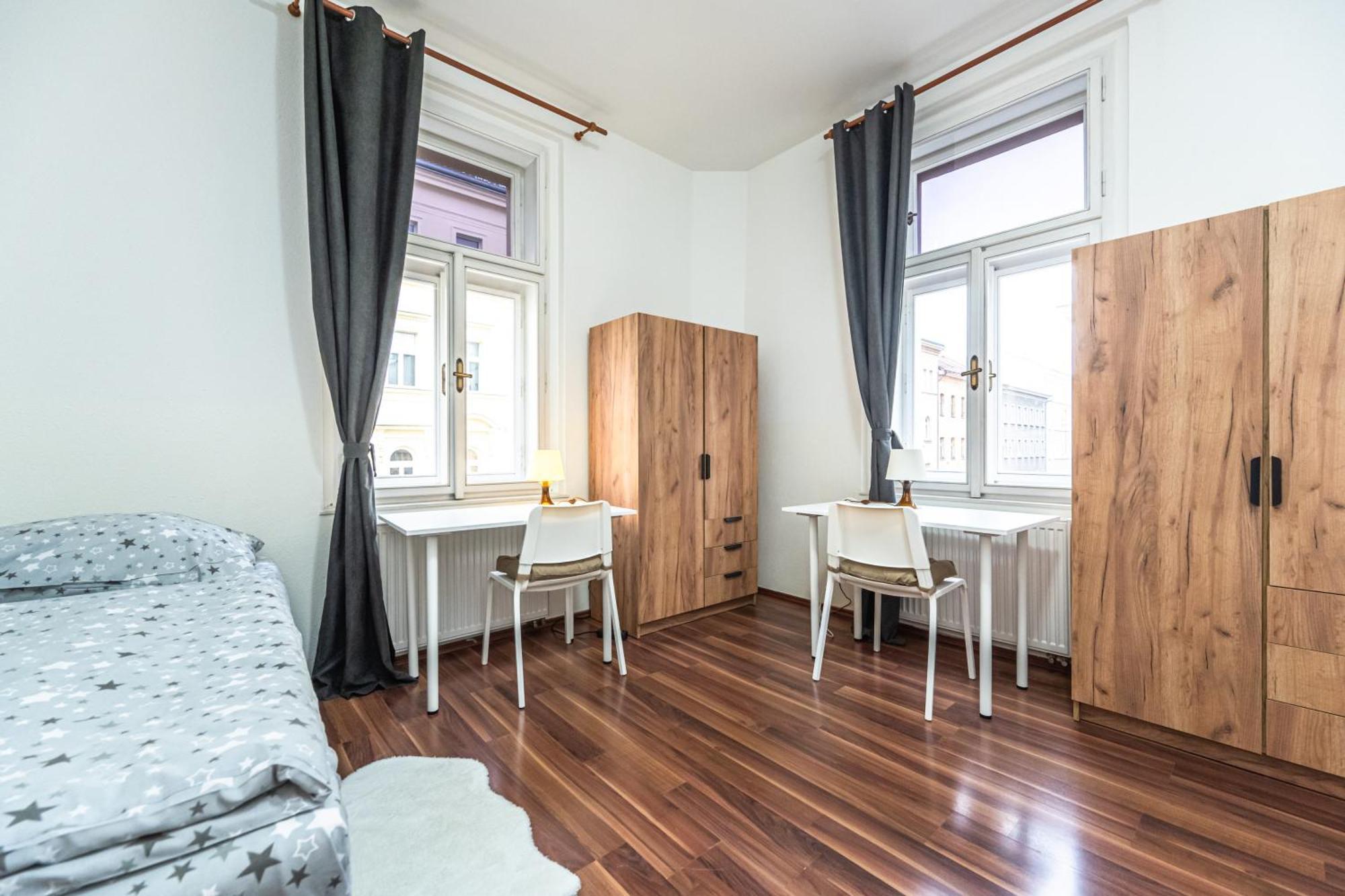 Apartments Kamenicka 23 Прага Экстерьер фото