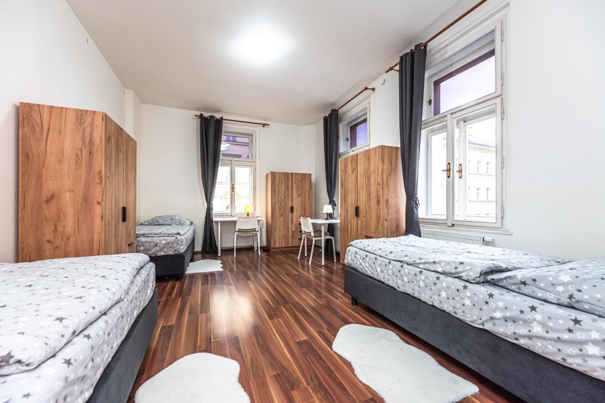 Apartments Kamenicka 23 Прага Экстерьер фото