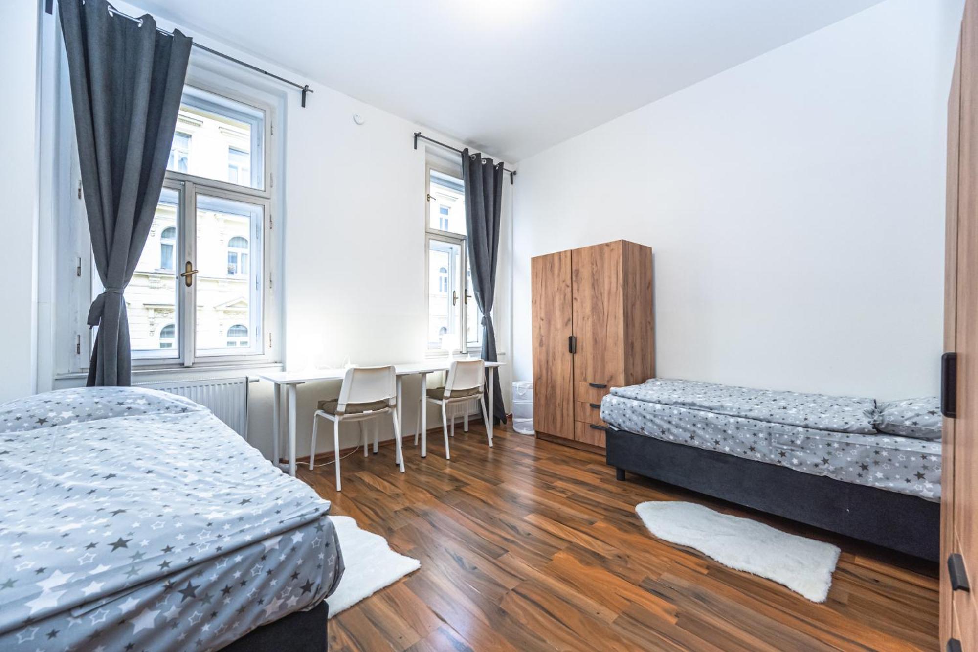 Apartments Kamenicka 23 Прага Экстерьер фото